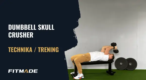 Mężczyzna wykonuje ćwiczenie skull crushers z hantlami leżąc na ławce.